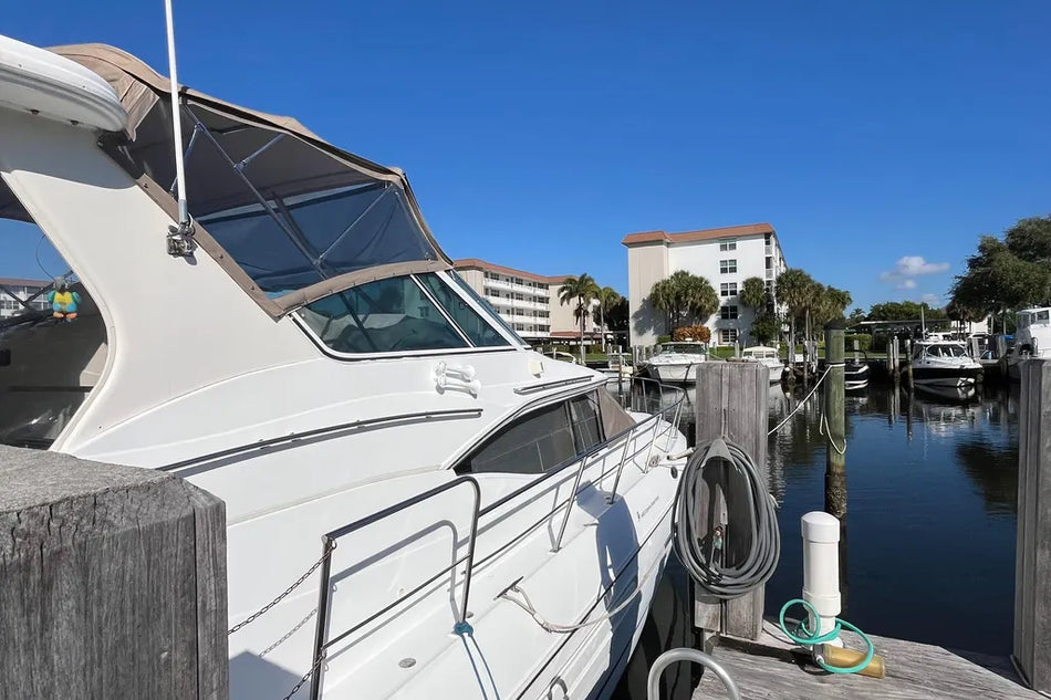 2000 Cruisers Yachts 4450