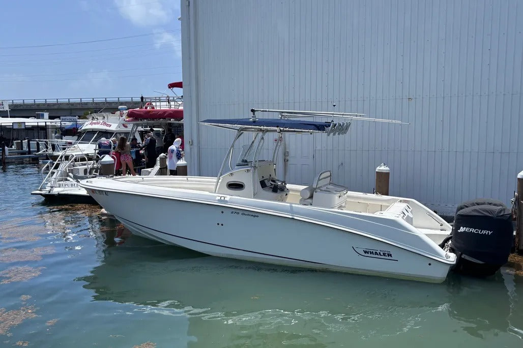 2006 Boston Whaler Outrage 270