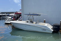 2006 Boston Whaler Outrage 270