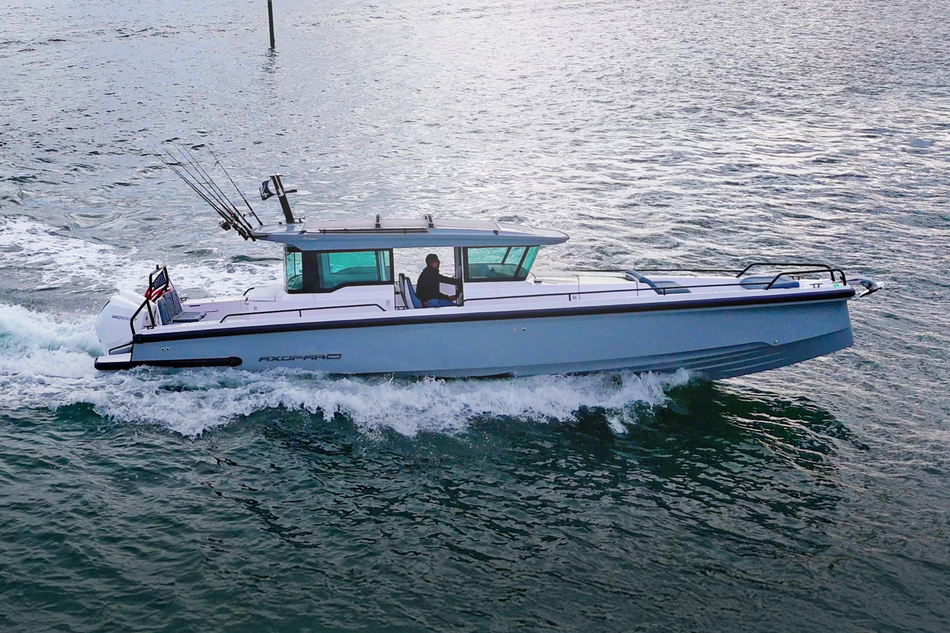 2023 Axopar 37 XC Cross Cabin