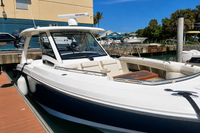 2019 Boston Whaler 350 Realm