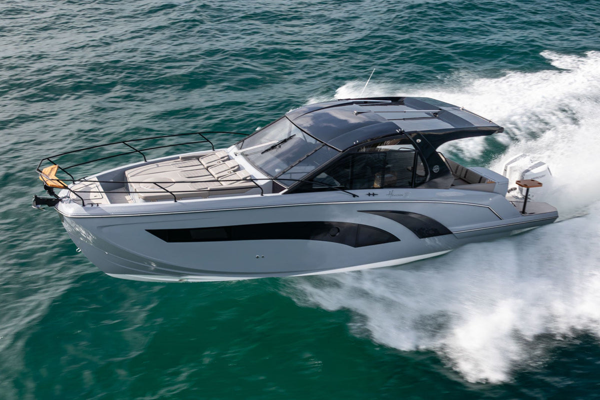 2024 Hanover 387 Alpine Gray