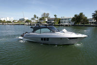 2018 Cruisers Yachts Cantius 45