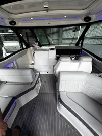 2022 Sea Ray 320 Sundancer Outboard