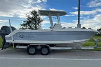 2023 Robalo R242 Center Console