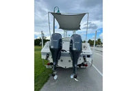 2023 Robalo R242 Center Console