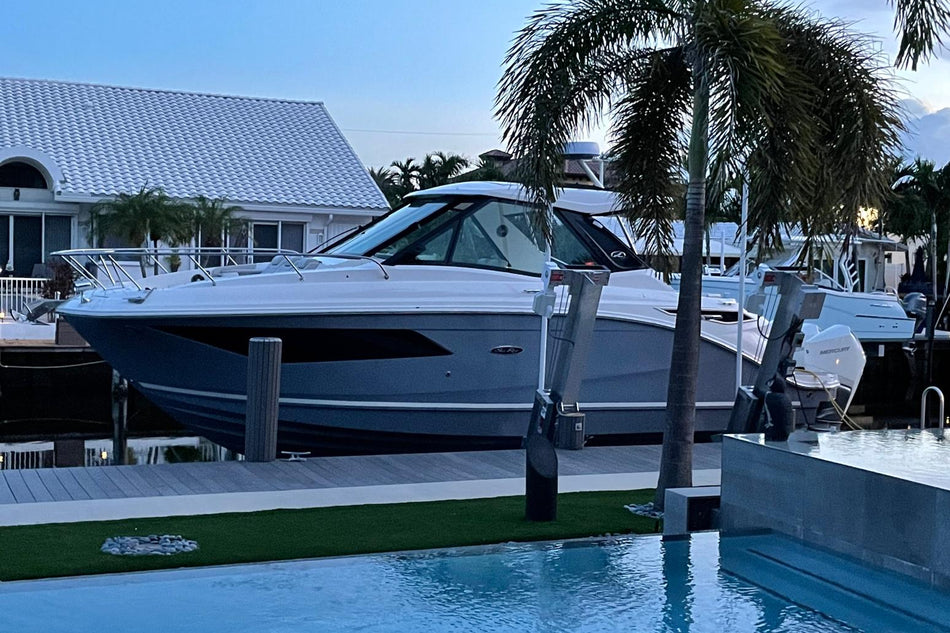 2022 Sea Ray 320 Sundancer Outboard