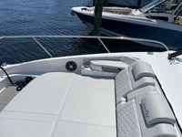 2022 Sea Ray 320 Sundancer Outboard