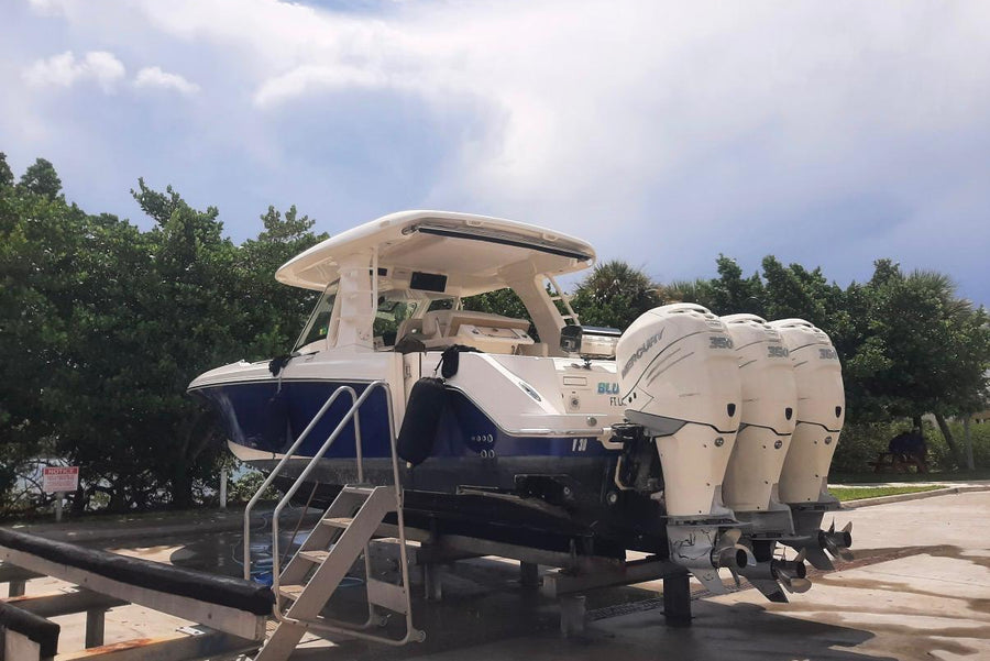 2019 Boston Whaler 350 Realm