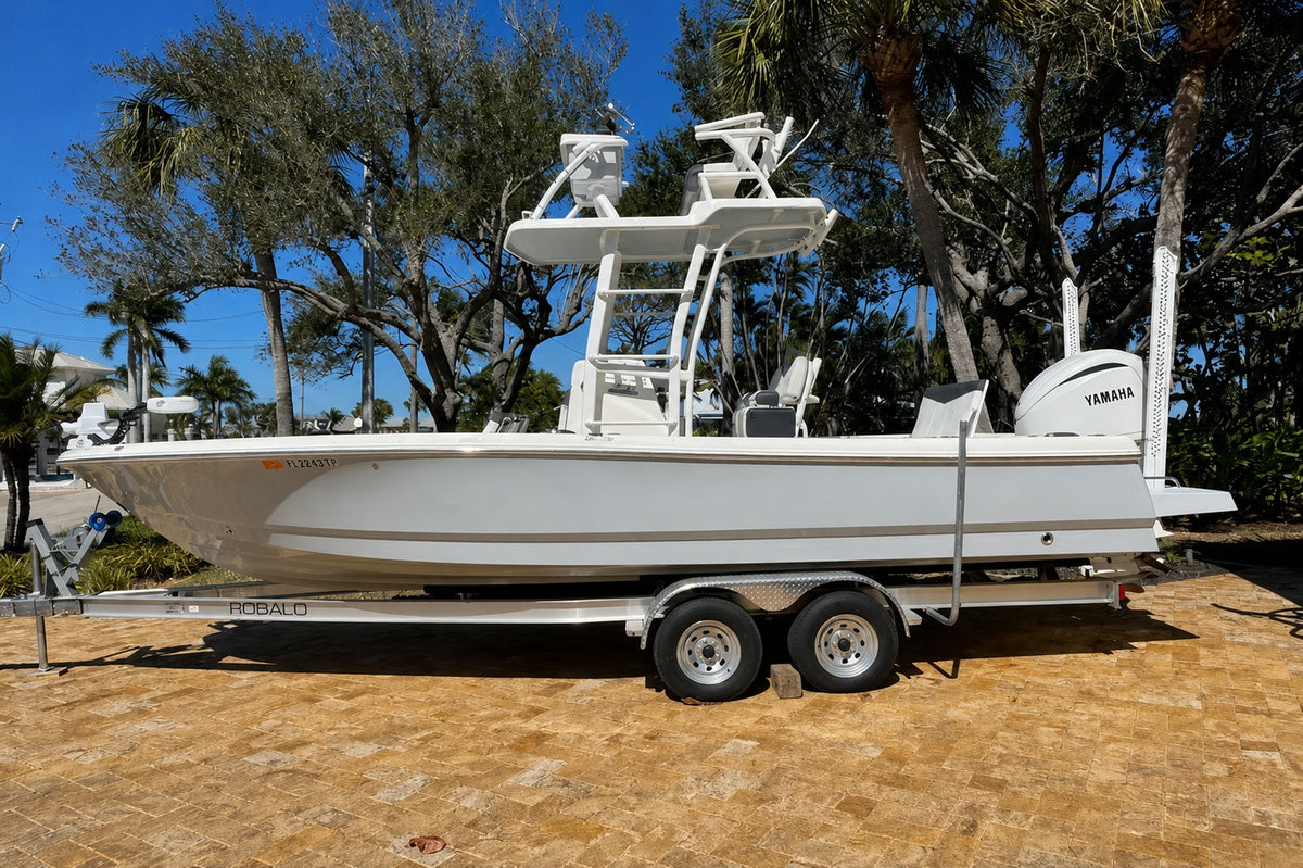 2020 Robalo Cayman 246 SD