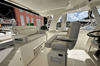 2019 Boston Whaler 350 Realm