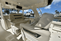 2019 Boston Whaler 350 Realm