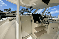 2019 Boston Whaler 350 Realm
